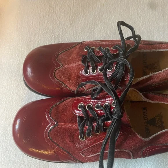 Cranberry leather Vintage Lace-Up saddle shoes - Picture 6 of 6